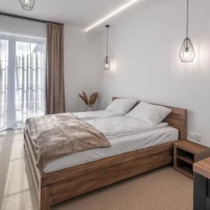 Willa Nad Parkiem – Noclegi, Pokoje Gościnne